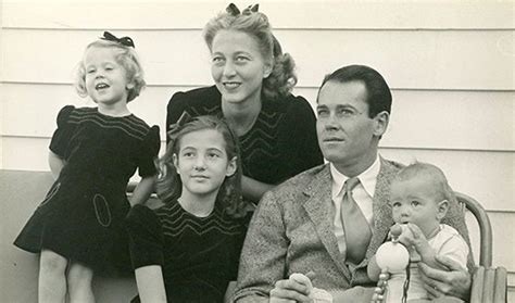  Early Life and Family Background of Jane Fonda 