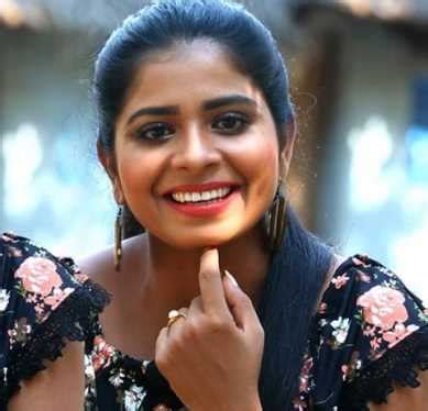 Age of Madhumitha in Bigg Boss