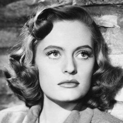 Alexis Smith Bio