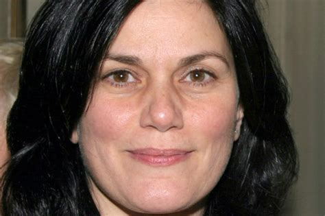 All About Linda Fiorentino