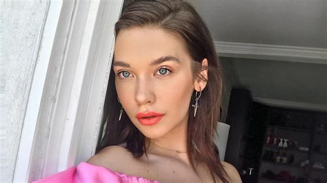 Amanda Steele's Net Worth and Earnings from Various Ventures