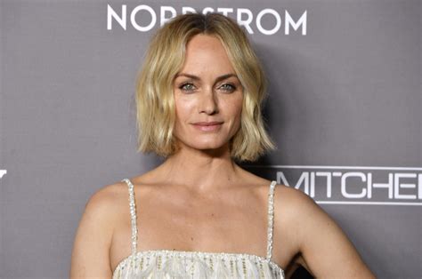 Amber Valletta's Age and Background