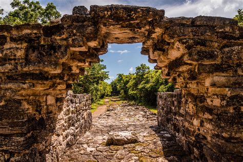 Ancient Ruins: Unearthing the Secrets of Mexico's Pre-Columbian Civilizations