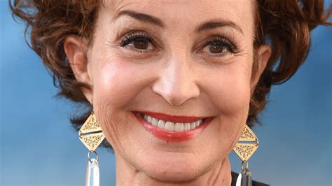 Annie Potts’ Financial Success