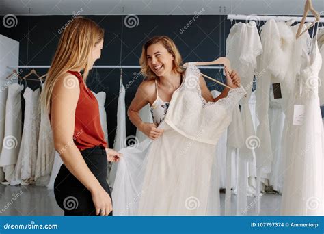 Assisting the Bride in Selecting the Ideal Attire