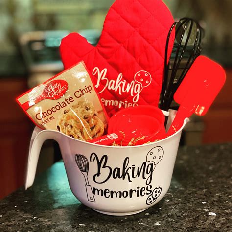 Baking Memories: Personalizing Cookie Gifts