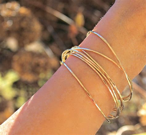 Bangles for Effortlessly Stylish Looks: How to Pair Them with Your Day-to-Day Wardrobe