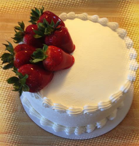 Beauty in Simplicity: Decorating Your Strawberry Cake