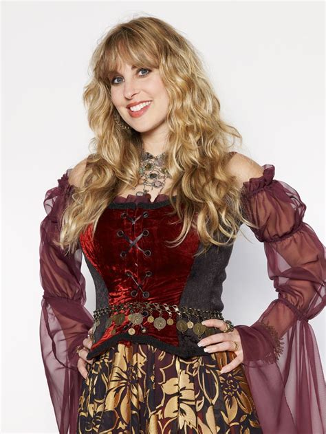 Candice Night Figure and Style