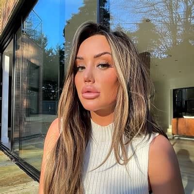 Charlotte Crosby: Age and Biography