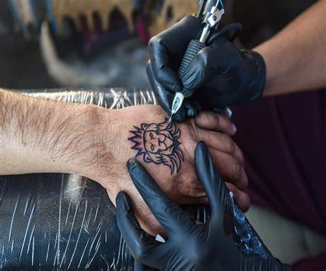 Choosing the Perfect Tattoo Artist: Factors to Consider