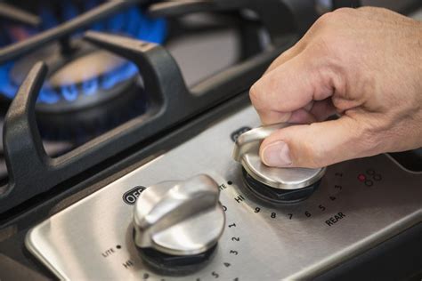 Cleaning Oven Knobs and Control Panels