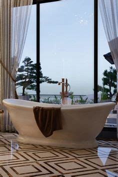 Creating the Perfect Atmosphere: Indulging in a Serene Bath Experience