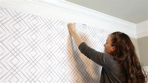 Decoding and Analyzing Your Dream of Peeling Wallpaper: Step-by-Step Guide