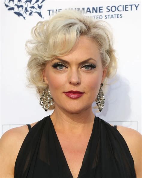 Delve into Elaine Hendrix's Financial Success