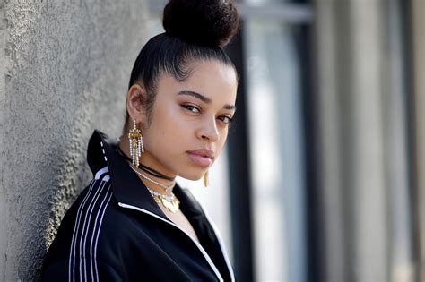 Details about Ella Mai's Years and Stature