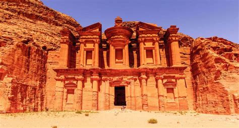 Details about Petra's years and vertical dimension