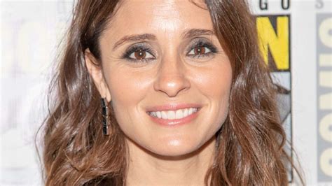 Details about Shiri Appleby's family and relationships