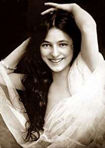 Details of Evelyn Nesbit's Years and Vertical Measurement