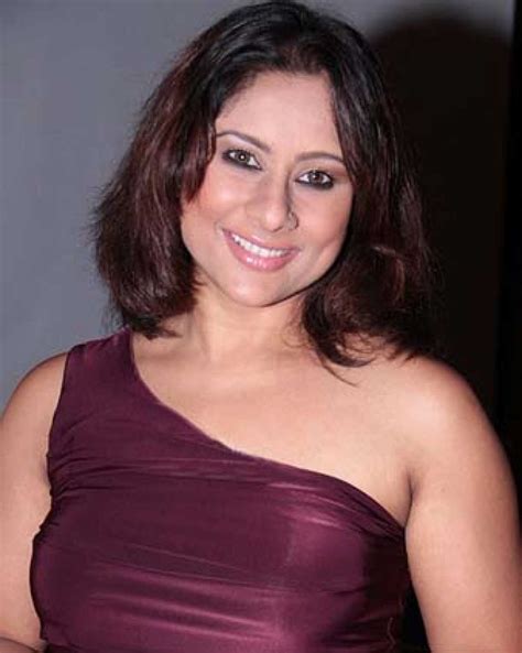 Discover Sai Deodhar's Body Measurements