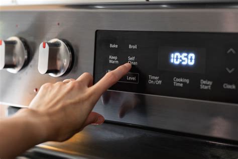 Discover the Joys of an Immaculate Oven with Effortless Cleaning