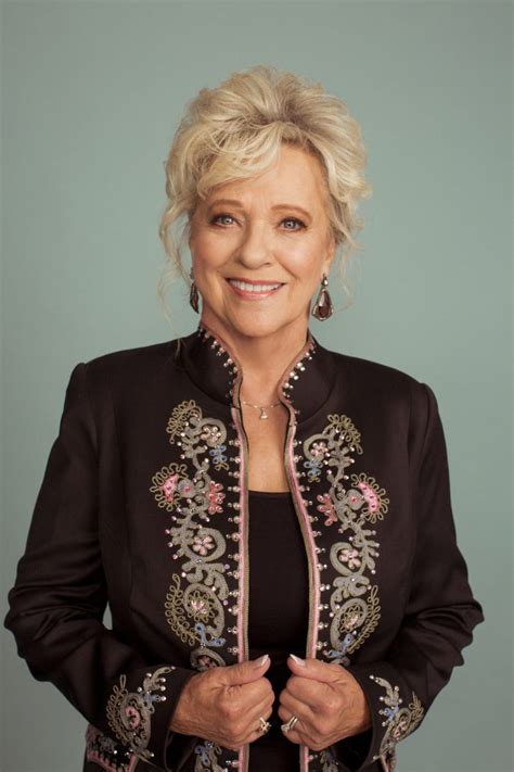 Discovering Connie Smith's Early Life