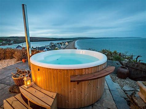 Dive into the World of Hot Tubs: History and Trends
