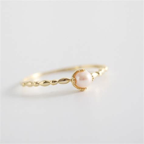 Dreaming of an Exquisite Pearl Promise Band