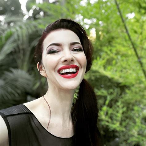 Early Life and Background of Chrysta Bell