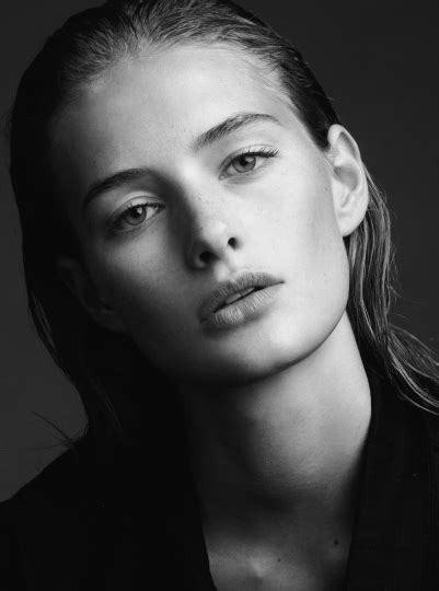 Early Life of Sanne Vloet