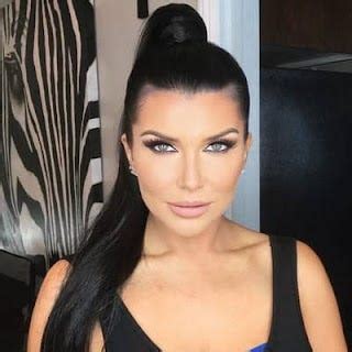 Early life and background of Romi Rain