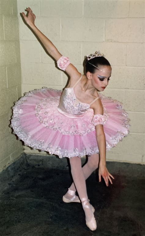 Elements That Bring Ballerina Outfits to Life: The Beauty of Tutus and Pointe Shoes