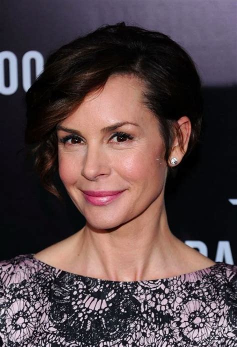 Embeth Davidtz's Early Life and Education