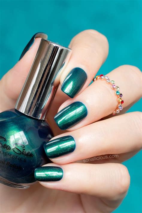 Embrace the Bold: Why Emerald Green Nail Lacquer is the Latest Trend
