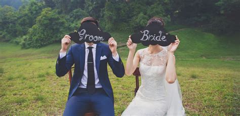 Enhancing Your Wedding Shoot with Props and Accessories