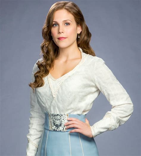 Erin Krakow's Physical Attributes and Figure