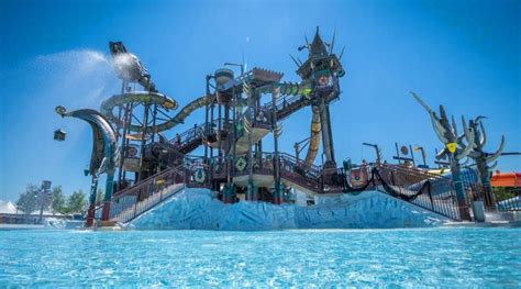 Explore Aquatic Thrills: Unearth the World's Finest Aquaparks