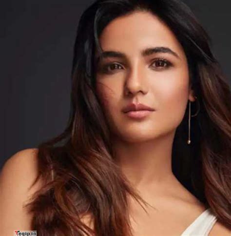 Explore Jasmin Bhasin's Financial Status