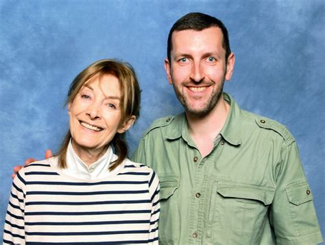 Explore Jean Marsh's Height and Body Shape