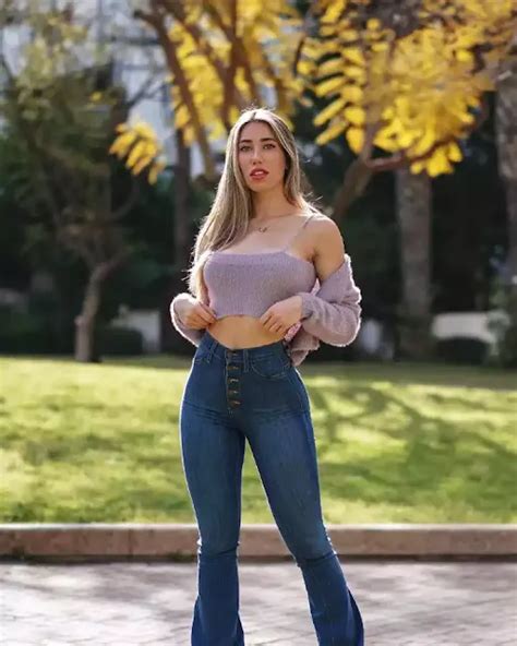 Explore Maayan Peri's Height