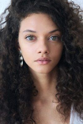 Explore Marina Nery's Height and Body Size