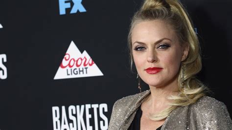 Explore the Life of Elaine Hendrix