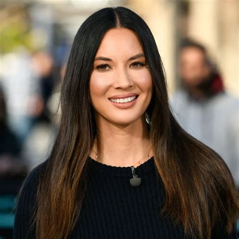 Exploring Olivia Munn's Height and Physique