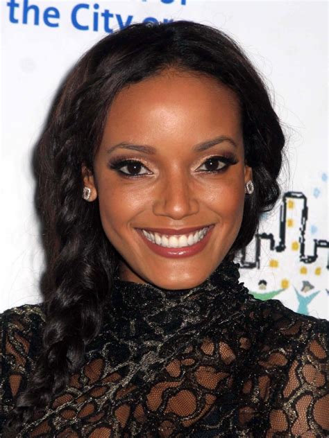 Exploring Selita Ebanks' height and appearance