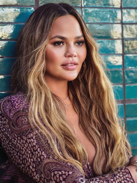 Exploring the Beauty of Chrissy Teigen's Magnificent Physique