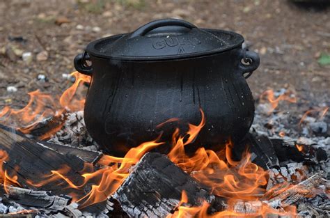 Exploring the Link Between Cooking Pot Dreams and Food Nutriment