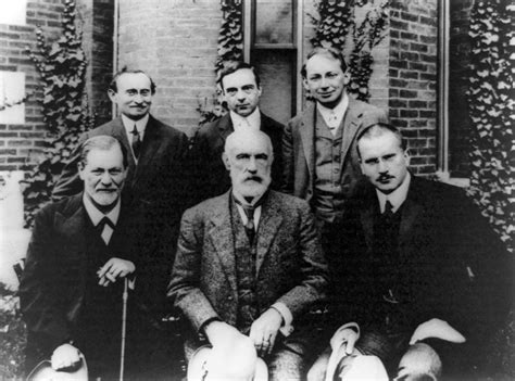 Exploring the Perspectives of Renowned Psychoanalysts: Freud and Jung