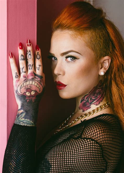 Exploring the Splendid Physique of Jennifer Aboul