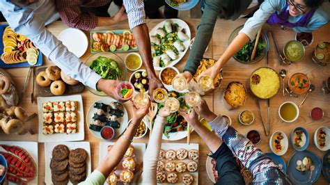 Exploring the Varied Cultural Traditions of Family Dining