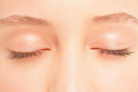 Eyelash Thinning: A Widespread Concern